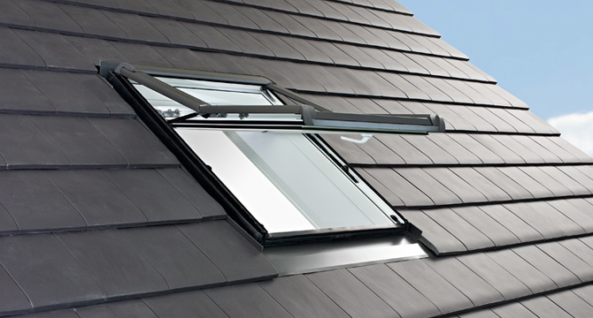 VENTANA ROTO DESIGNO R75 APERTURA PIVOTANTE-PROYECTANTE